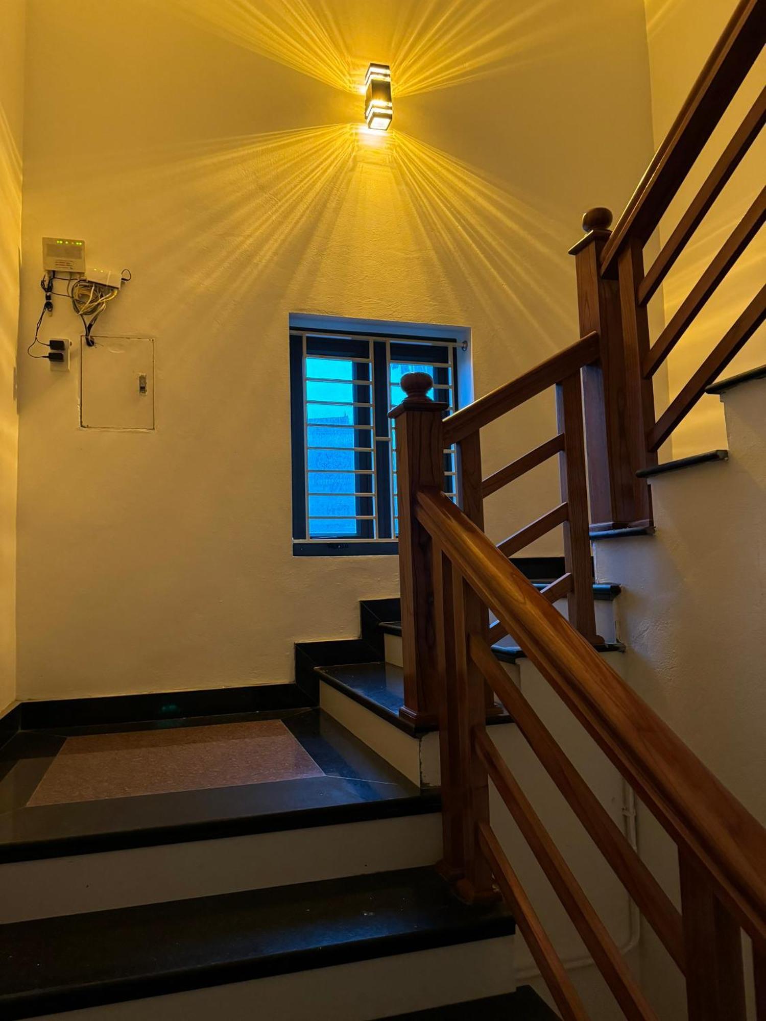 Hotel Minh Thang Nho Quan Екстер'єр фото